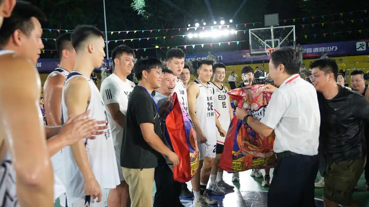 广西篮球球王排名_第一届广西篮球冠军是谁_篮球广西冠军是哪个队