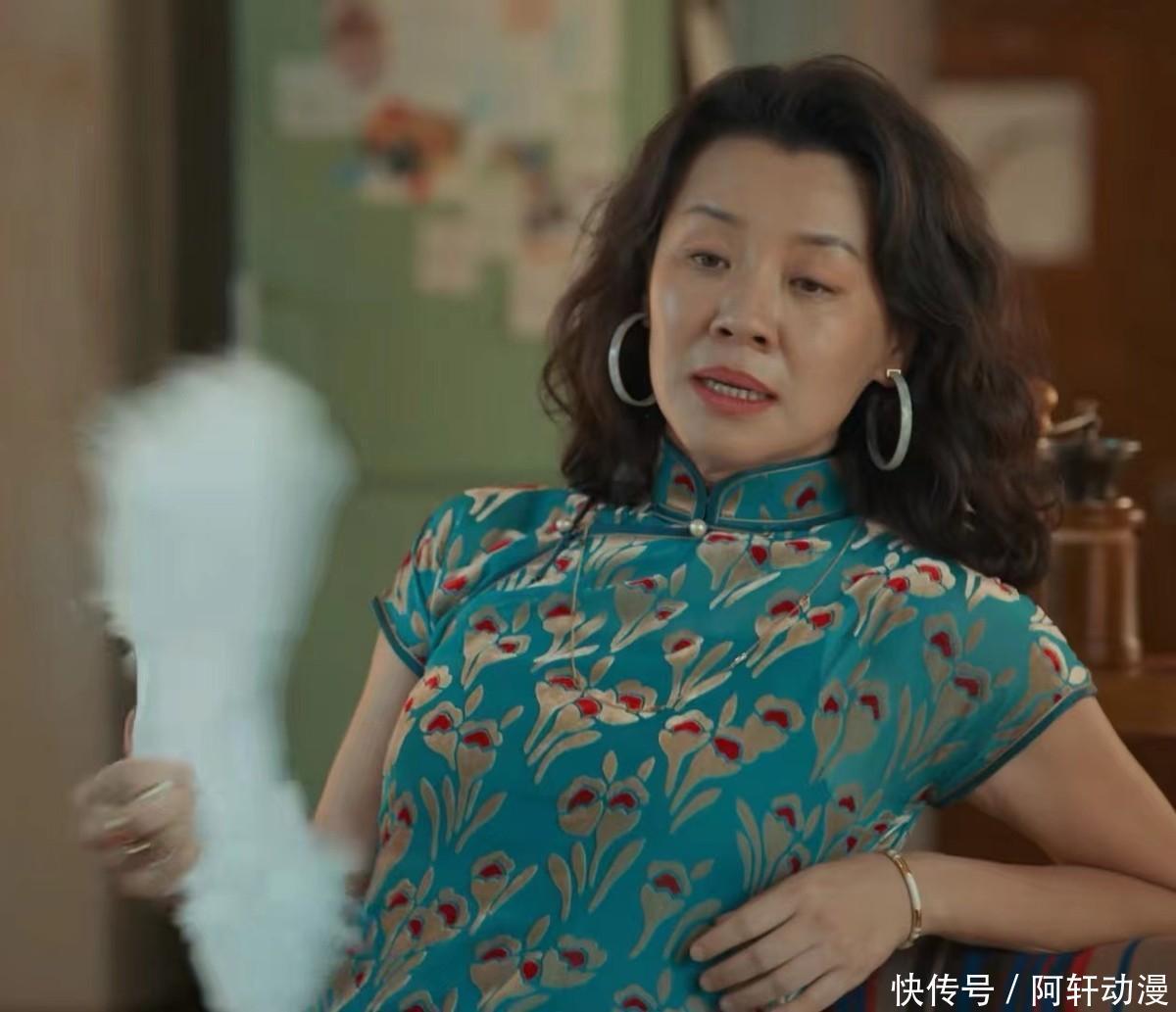 自律女明星健身_自律女明星跑步_娱乐圈健身自律的女明星