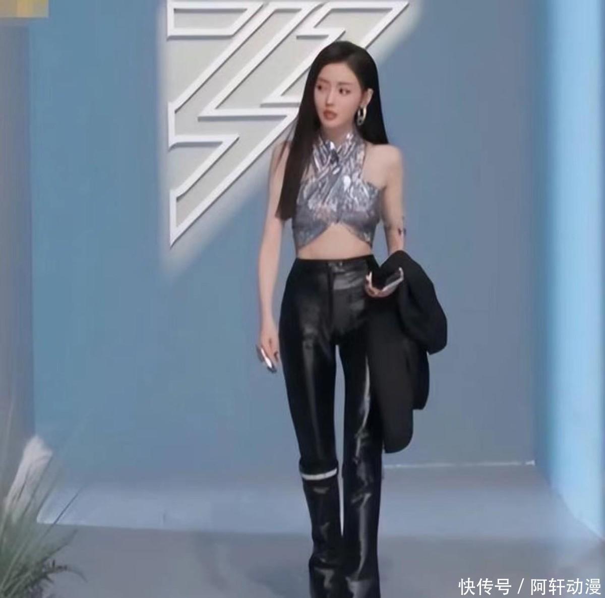 自律女明星健身_娱乐圈健身自律的女明星_自律女明星跑步