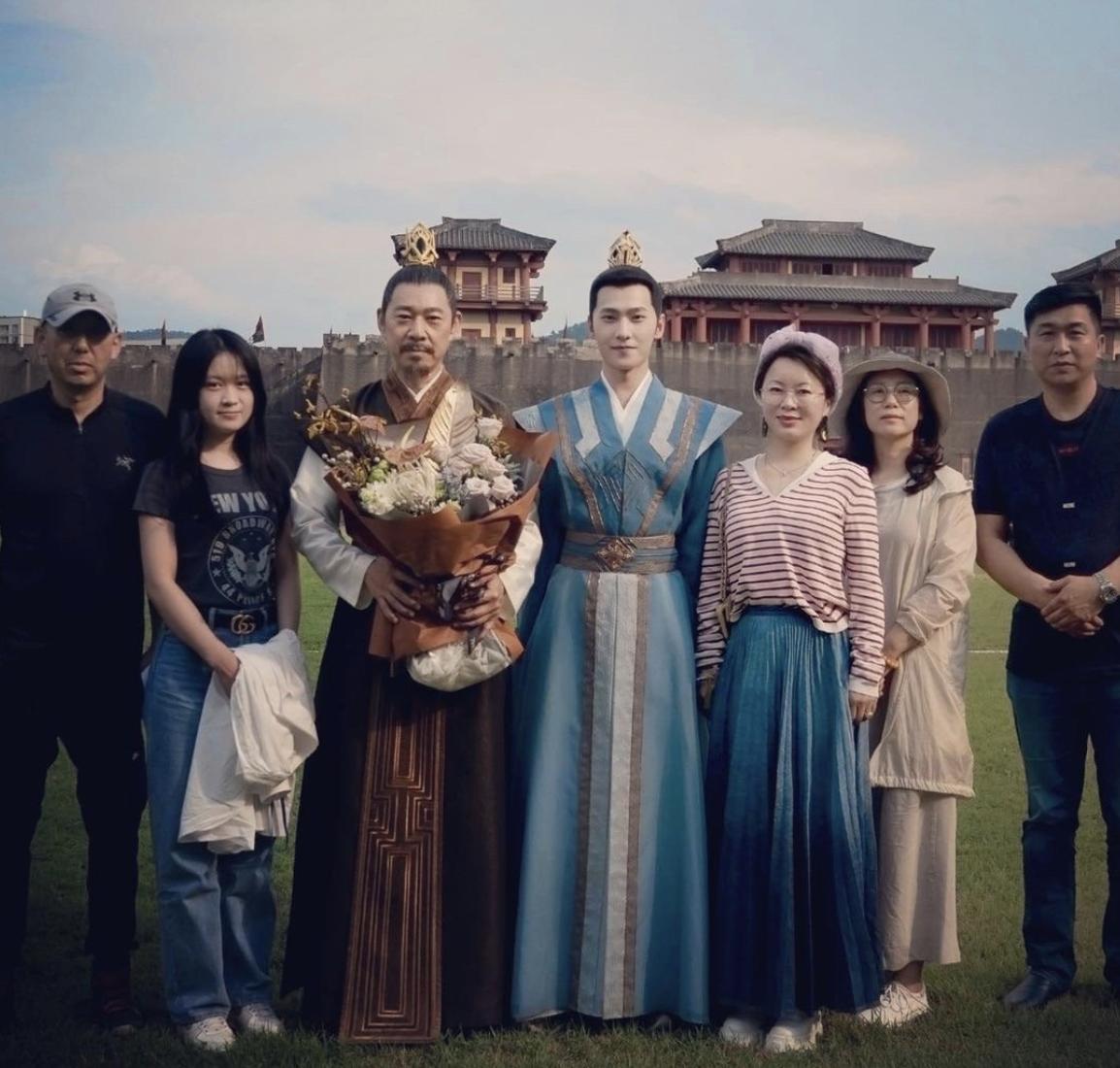 健身明星_健身明星女图片_明星杨杨健身照片