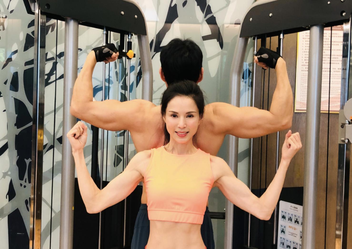 健身明星_明星杨杨健身照片_健身明星女图片