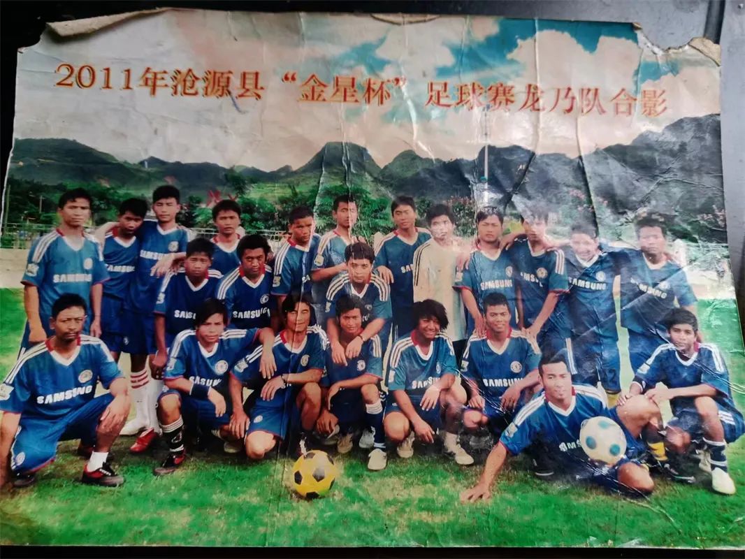 传球和射门的区别_足球两人传球射门规则图片_传球射门游戏