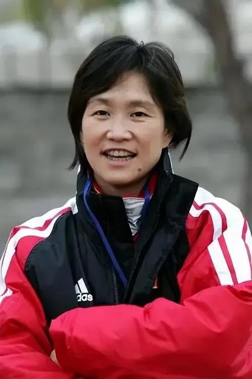 全国小学生足球赛冠军_阜宁小学生足球赛冠军是谁_小学足球冠军的说说