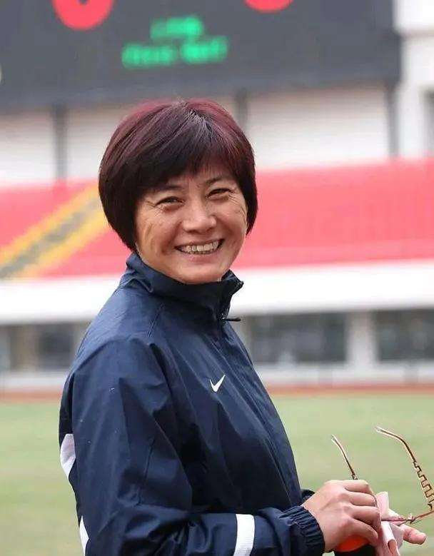 小学足球冠军的说说_阜宁小学生足球赛冠军是谁_全国小学生足球赛冠军
