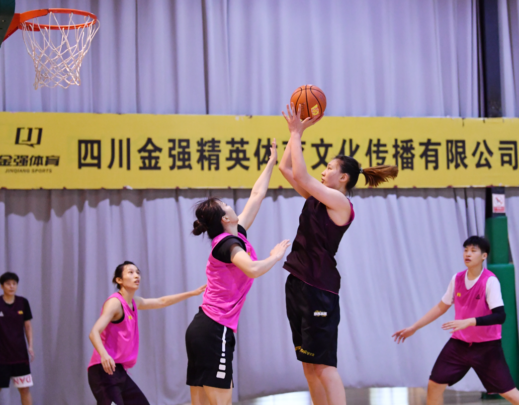 篮球枪版什么意思_打篮球枪怎么用_篮球带枪上场规则是什么